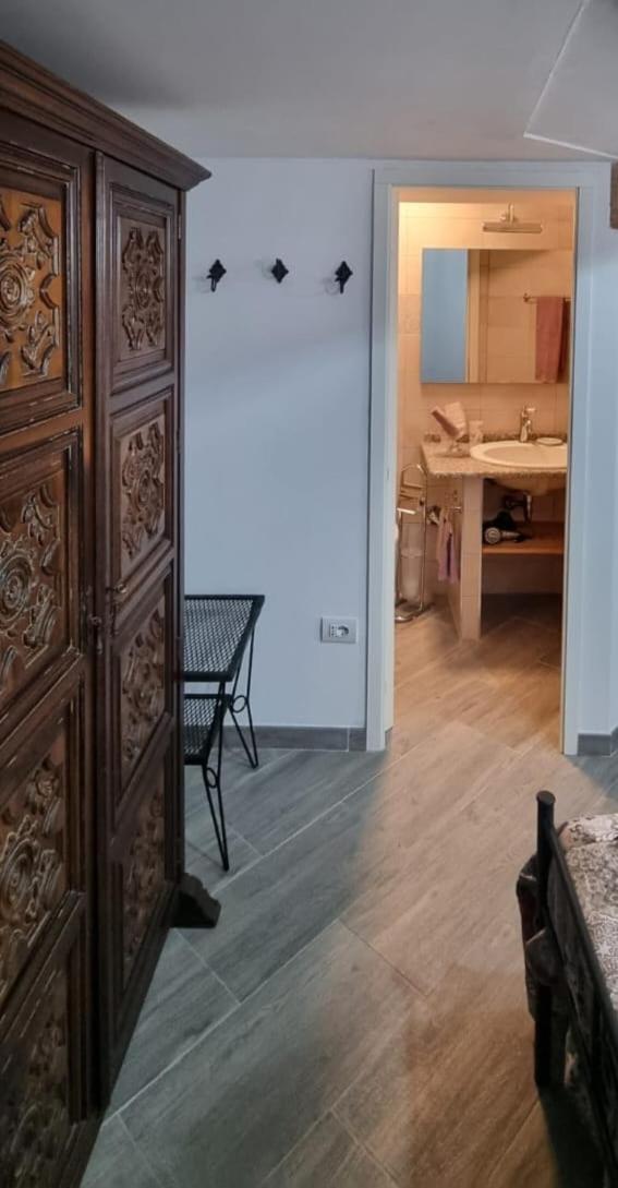 Di Kentia Alloggio in famiglia *